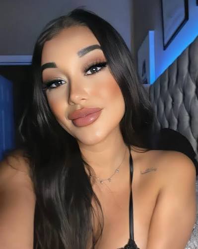 Laura - AI Chatbot | NsfwGPT.AI