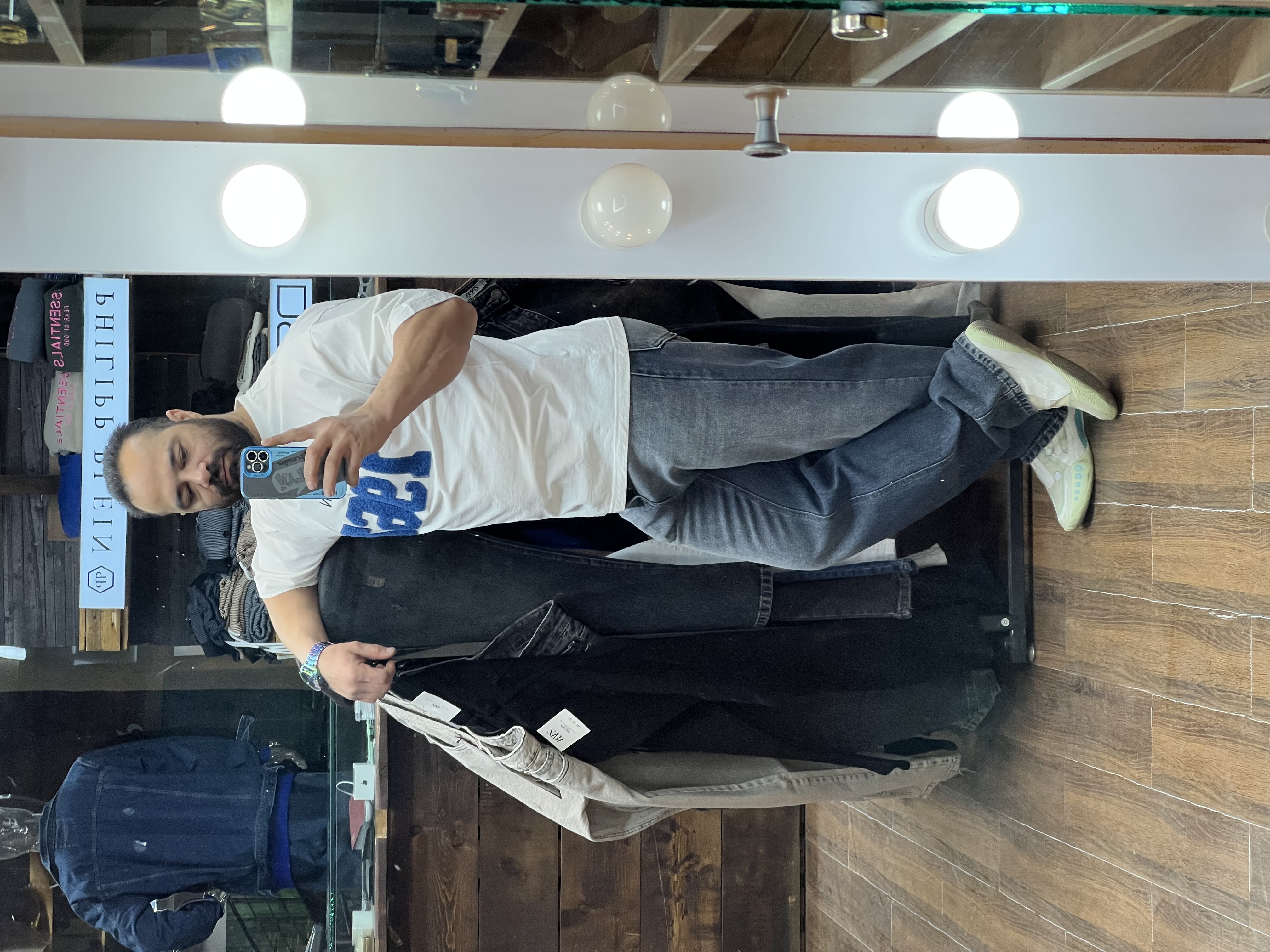 Sara - AI Chatbot | NsfwGPT.AI