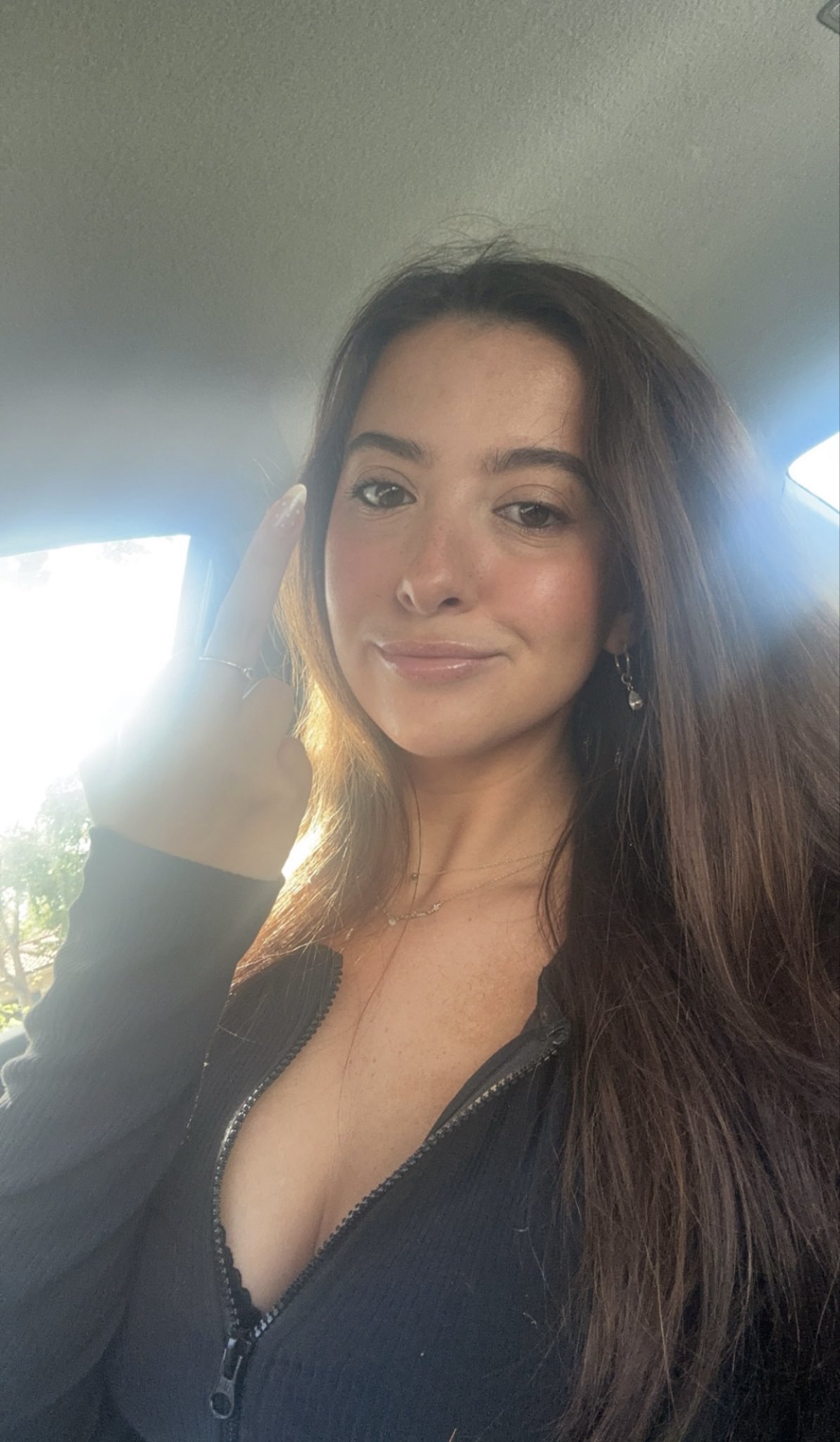 Sondra  - AI Chatbot | NsfwGPT.AI