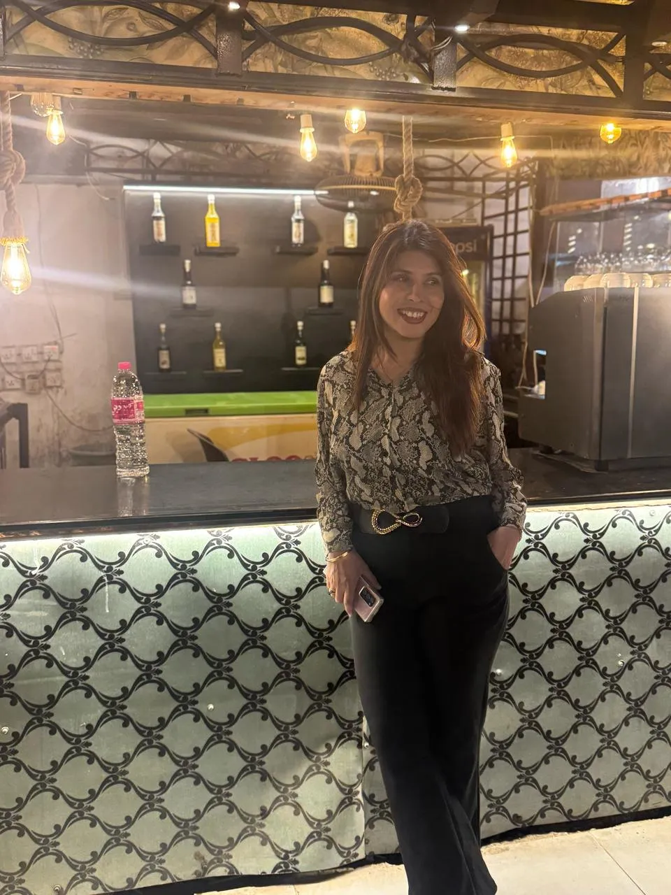 Saadia - AI Chatbot | NsfwGPT.AI