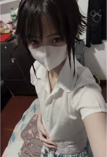 Femboy 14 year old - AI Chatbot | NsfwGPT.AI