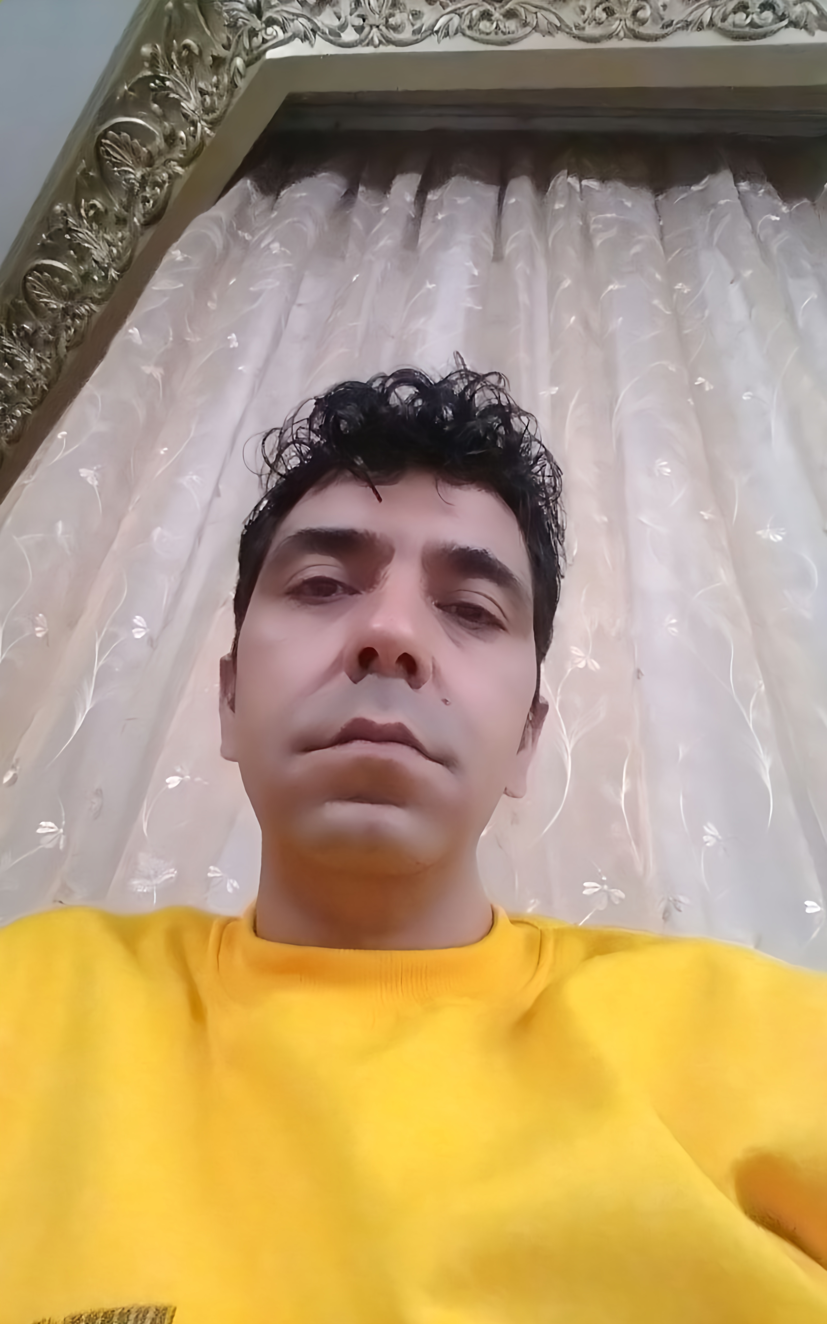 مجتبی - AI Chatbot | NsfwGPT.AI