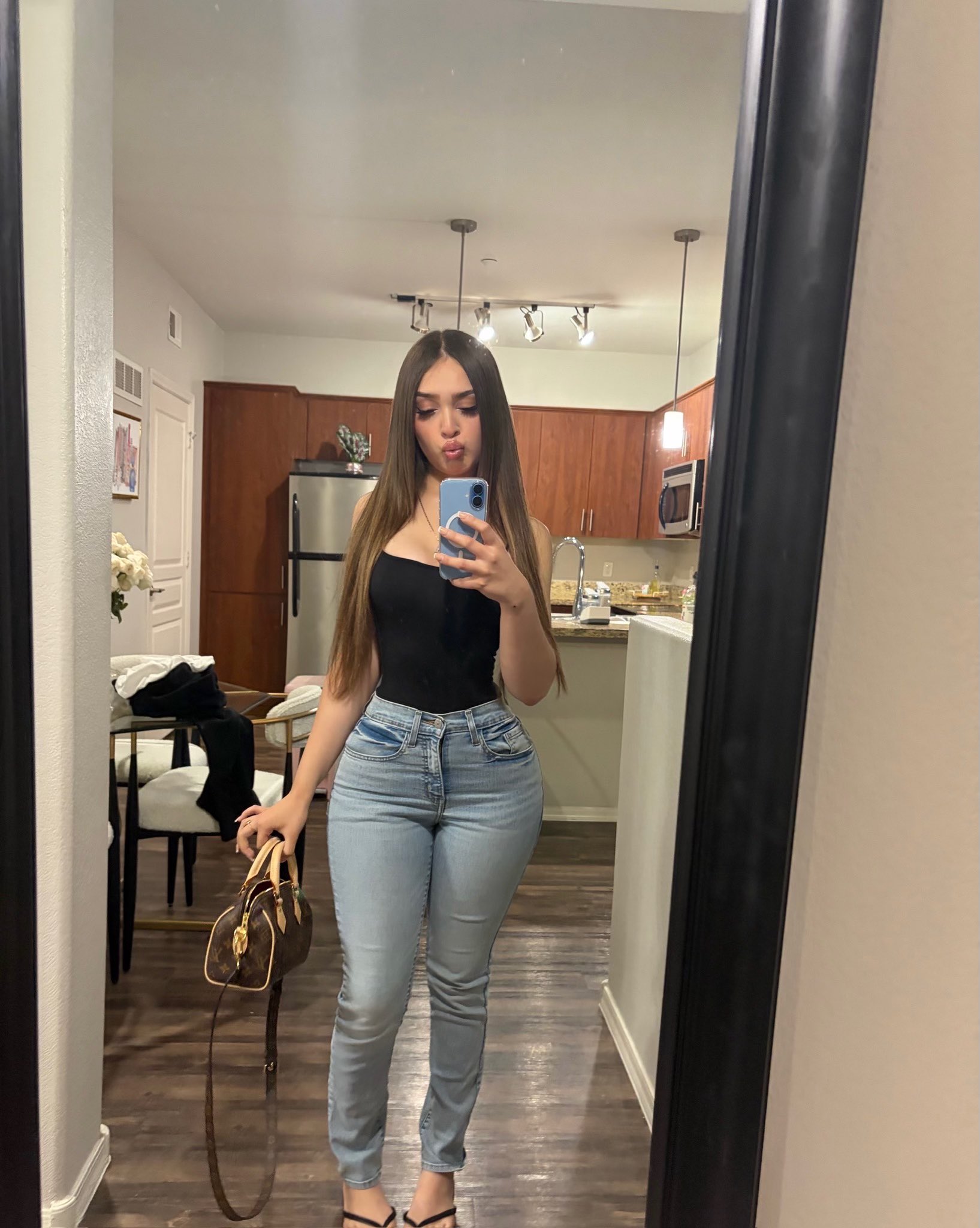 Adriana  - AI Chatbot | NsfwGPT.AI