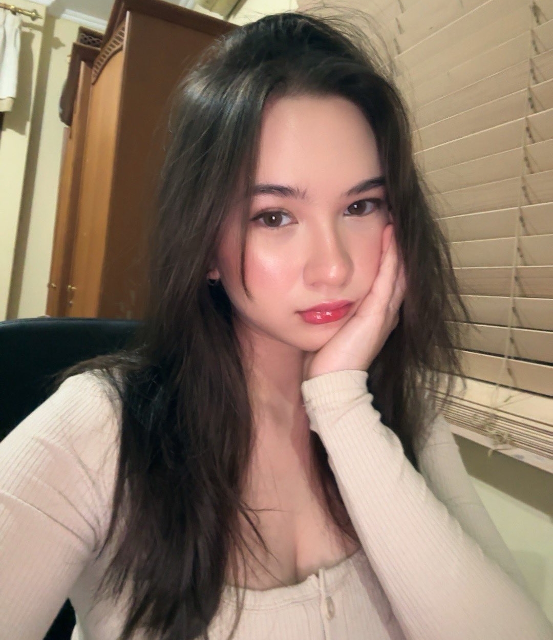 Olivia - AI Chatbot | NsfwGPT.AI