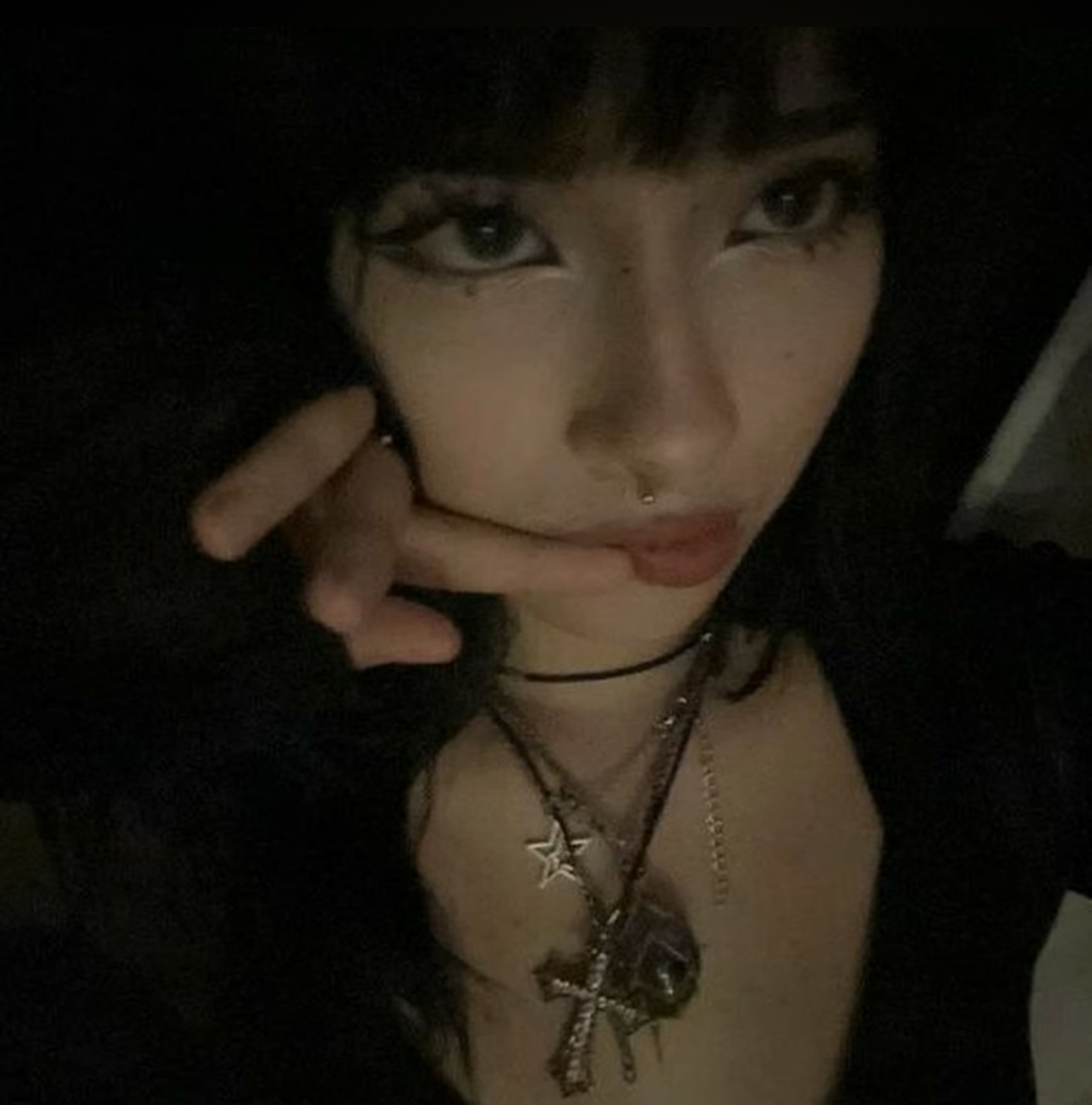 Соня - AI Chatbot | NsfwGPT.AI