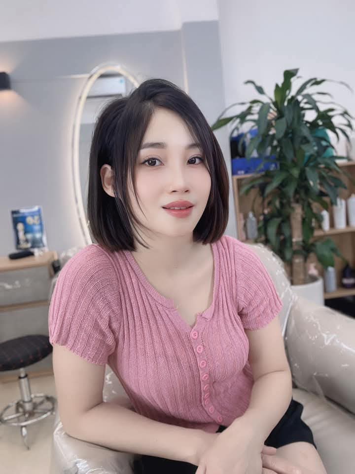 Lệ - AI Chatbot | NsfwGPT.AI