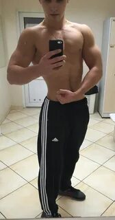 Мансур  - AI Chatbot | NsfwGPT.AI